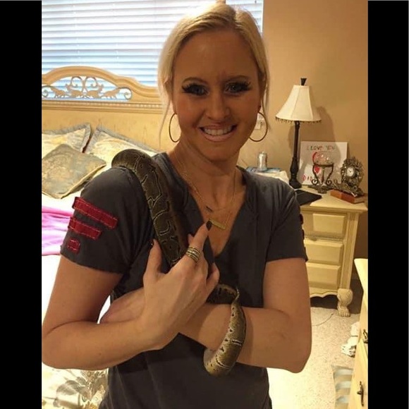 Meet your Posher, Deborah - Picture 8 of 14